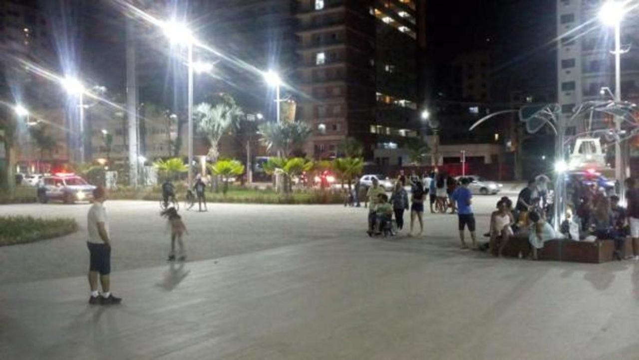 Ape Temporada Praia Grande Sp Completo Com Piscina, Churrasqueira, Estacionamento Bagian luar foto